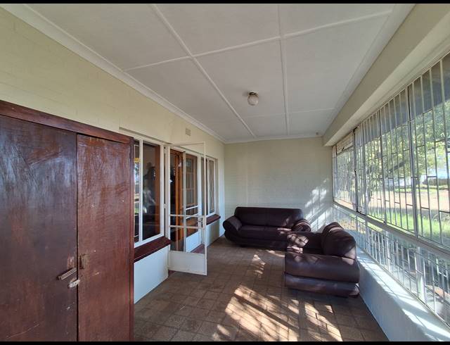3 BEDROOM FREESTANDING FOR SALE IN STILFONTEIN EXT 4